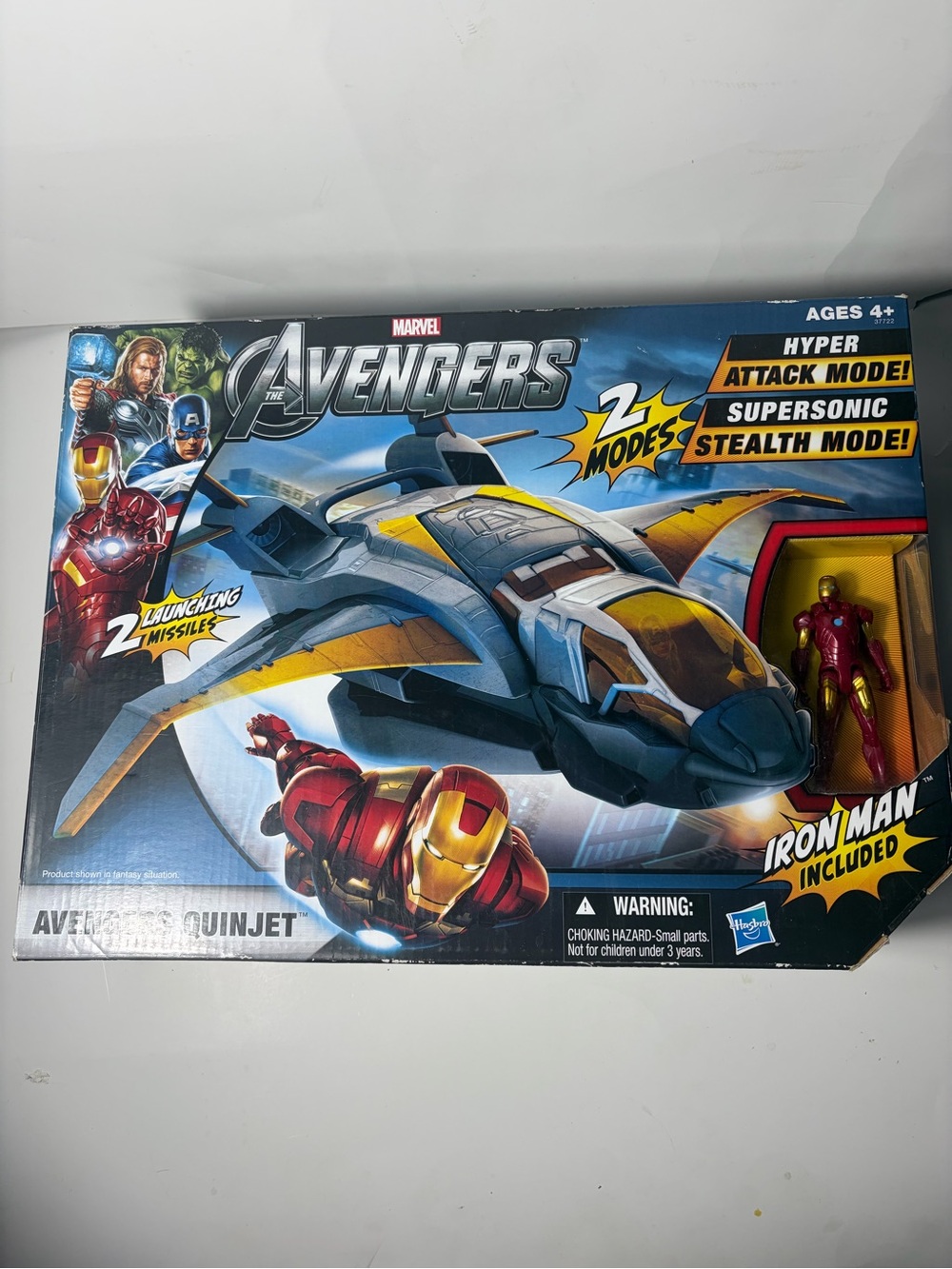 Hasbro Marvel Avengers Quinjet Vehicle w/ Iron Man Hasbro 2011 NIB (NEW!)
